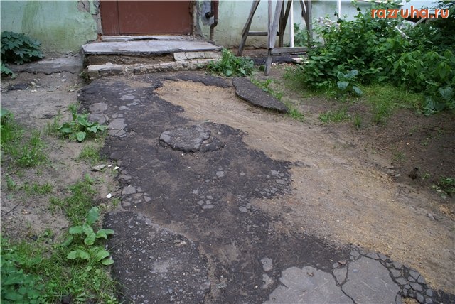 Ликино-Дулево - Около подъездов (и так почти у каждого)