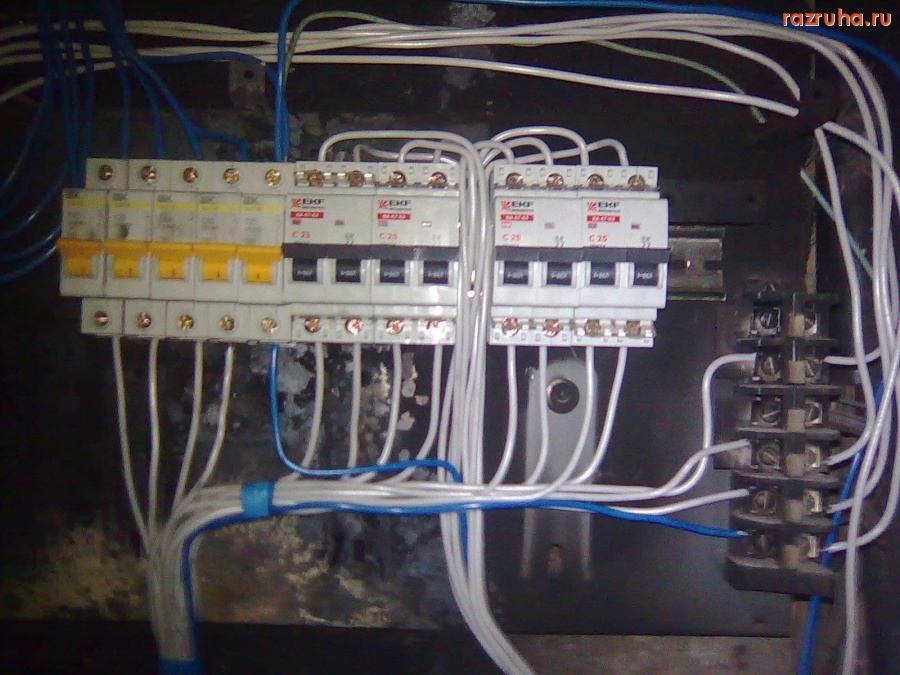 Омск - восстановительные работы в электрощите