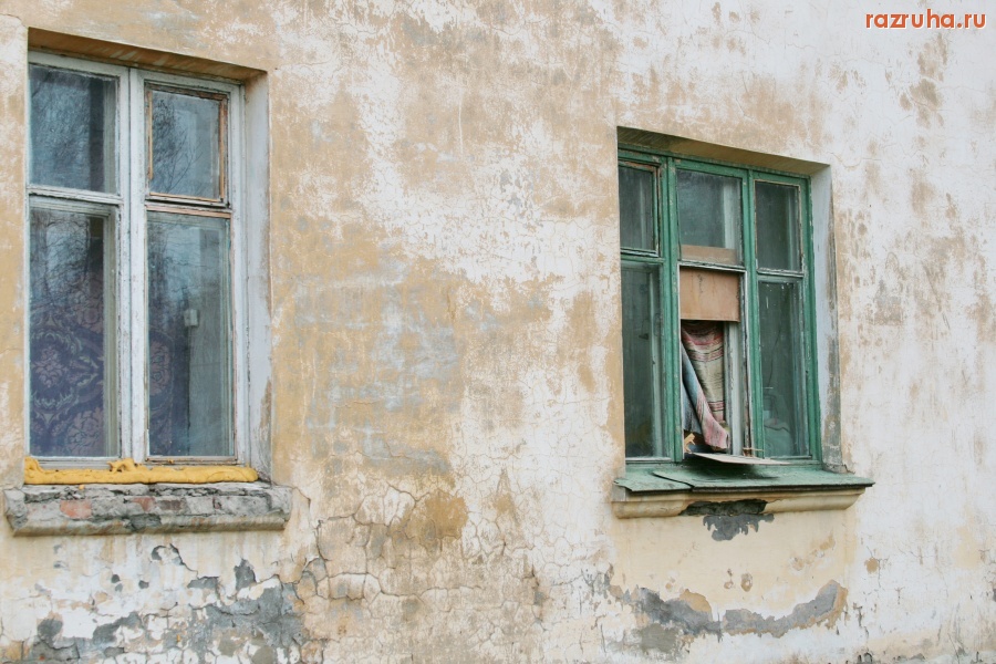 Александровск - Вот оно - дело рук человечих. Половиково-двп остекленение.