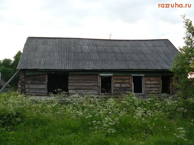 Новоржев - полуразрушенный дом