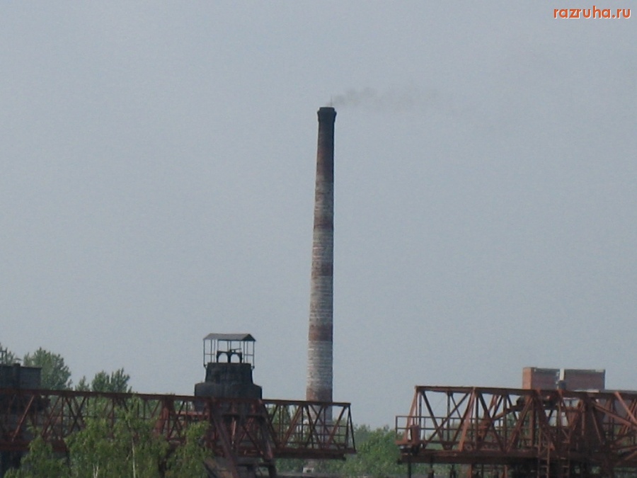 Электроугли - Сажевая труба в центре Электроуглей