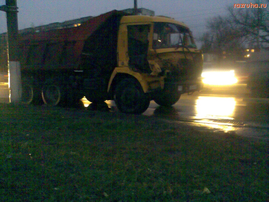 Автомобили - Поцелуй