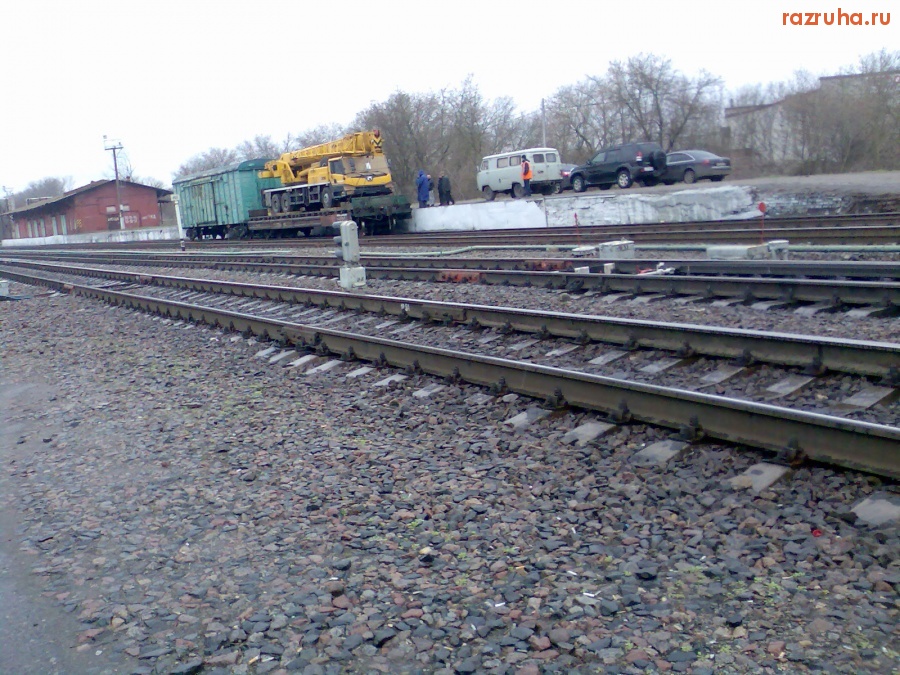 Автомобили - Кран едет