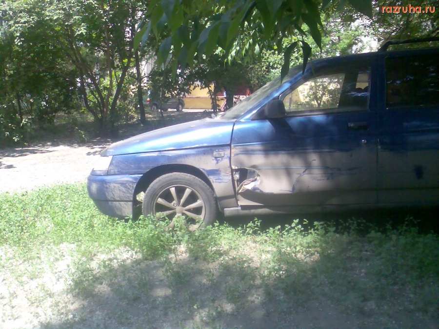 Автомобили - Пробитая дверца