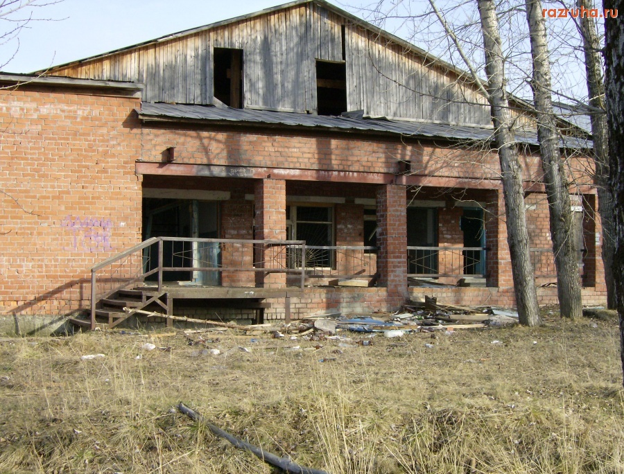 Свердловская область - бывшая столовая и магазин ЛПХ п.Ключевая Нижнесергинского района