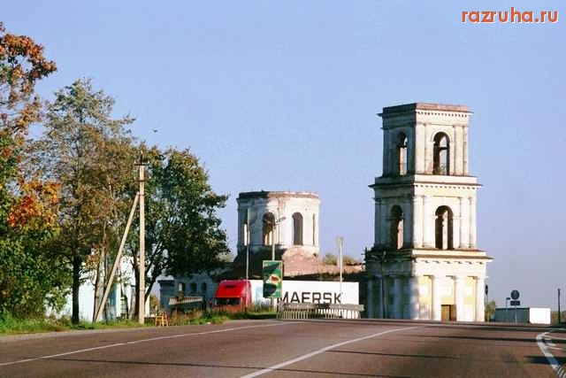 Тверская область - храм у дороги