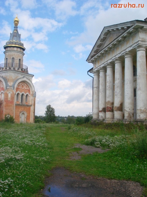 Торжок - На территории монастыря