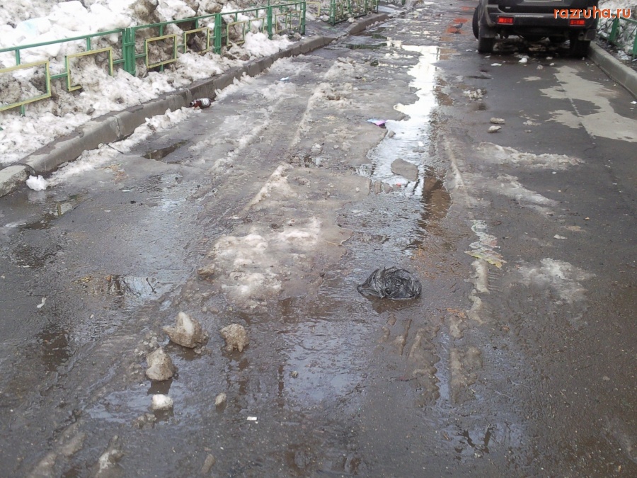 Москва - весенняя уборка снега