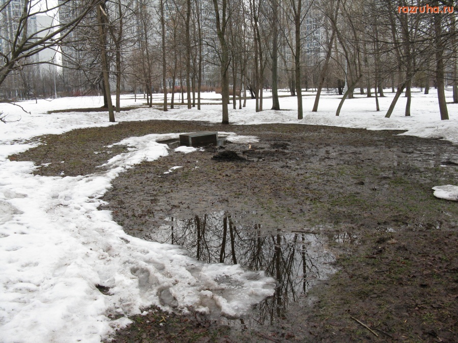 Москва - Старый колодец в Воронцове.