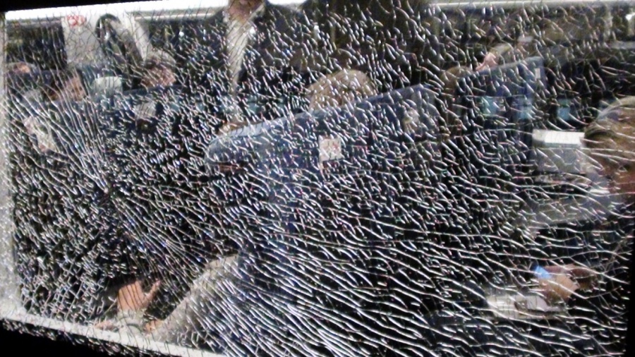 Москва - Про разбитые стёкла скоростного поезда 'Сапсан'