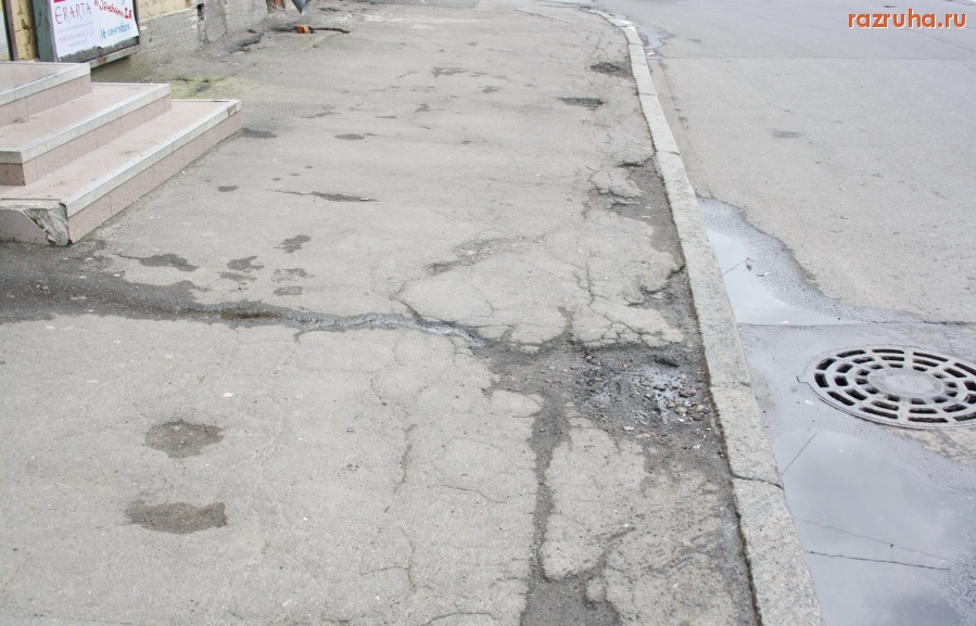 Санкт-Петербург - Петроградский район. Дороги, ведущие в Законодательное собрание. Алексей Делюкин: «…В 2009 году мы… завершили работы по асфальтированию и мощению плиткой более 500 тысяч кв.м. площади…»