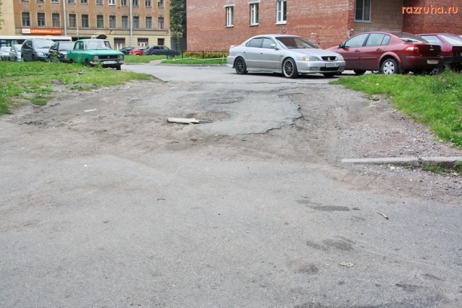 Санкт-Петербург - Петроградский район. Дороги, ведущие в Законодательное собрание. Алексей Делюкин: «…В 2009 году мы… завершили работы по асфальтированию и мощению плиткой более 500 тысяч кв.м. площади…»