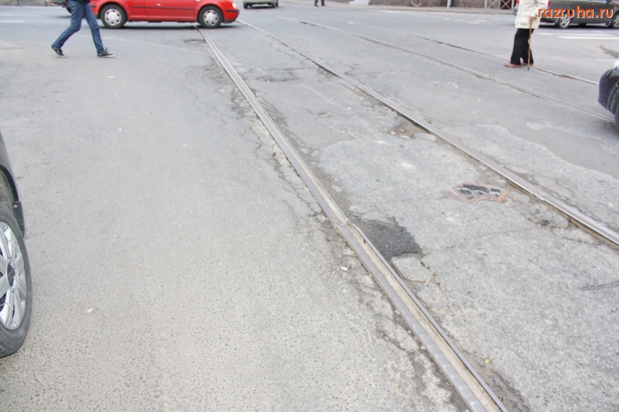 Санкт-Петербург - Петроградский район. Дороги, ведущие в Законодательное собрание. Алексей Делюкин: «…В 2009 году мы… завершили работы по асфальтированию и мощению плиткой более 500 тысяч кв.м. площади…»