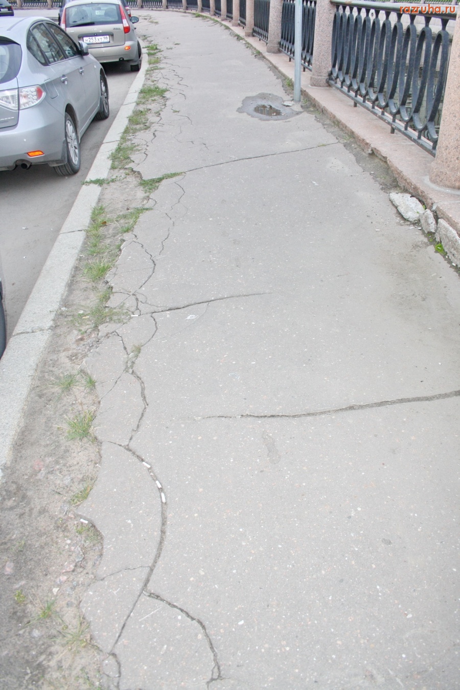 Санкт-Петербург - Петроградский район. Дороги, ведущие в Законодательное собрание. Алексей Делюкин: «…В 2009 году мы… завершили работы по асфальтированию и мощению плиткой более 500 тысяч кв.м. площади…»