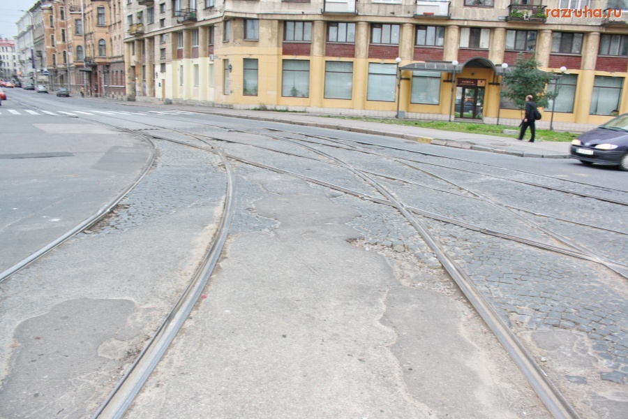 Санкт-Петербург - Петроградский район. Дороги, ведущие в Законодательное собрание. Алексей Делюкин: «…В 2009 году мы… завершили работы по асфальтированию и мощению плиткой более 500 тысяч кв.м. площади…»