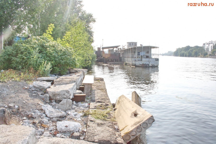 Санкт-Петербург - Петроградский район.  Малая Невка. Берега. ЭКОЛОГИЯ