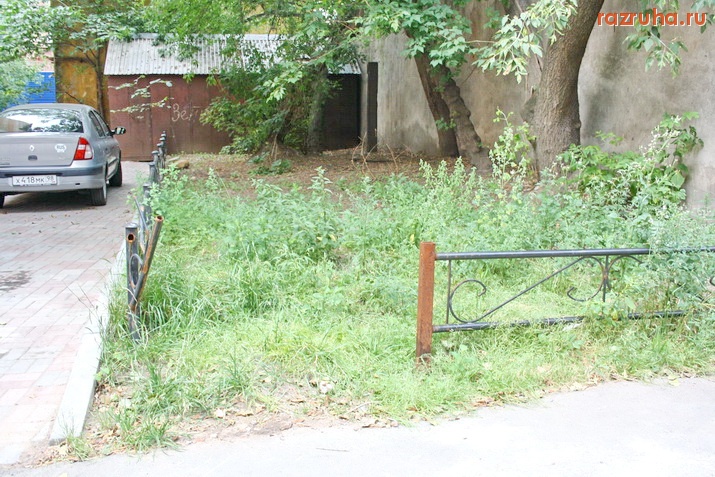 Санкт-Петербург - Глава Петроградской администрации Алексей Делюкин: в 2009 году реализована 4-хлетняя  программа благоустройства дворов...