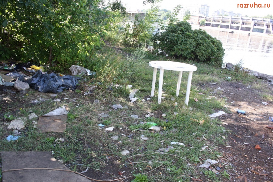 Санкт-Петербург - Петроградский район.  Малая Невка. Берега. ЭКОЛОГИЯ