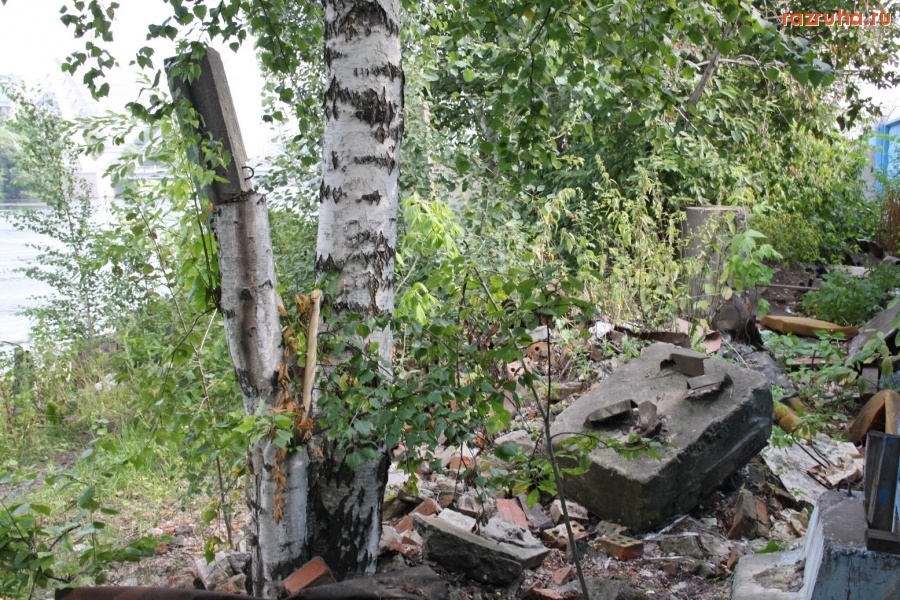 Санкт-Петербург - Петроградский район.  Малая Невка. Берега. ЭКОЛОГИЯ
