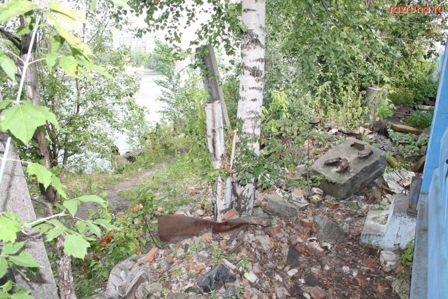 Санкт-Петербург - Петроградский район.  Малая Невка. Берега. ЭКОЛОГИЯ