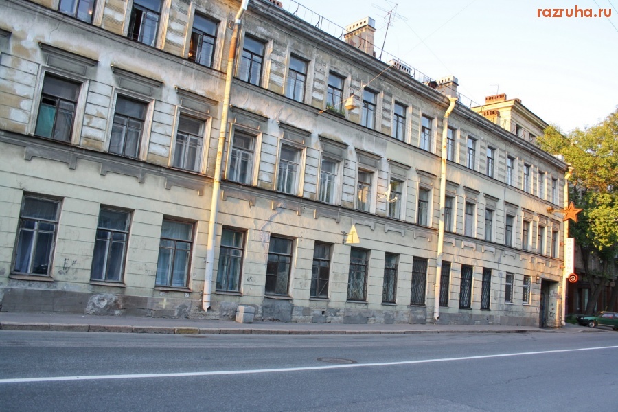 Санкт-Петербург - Последний символ на ободранном фасаде