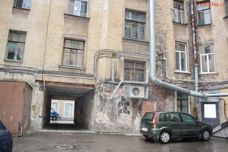 Санкт-Петербург - Санкт-Петебург, Петроградский район, ул. Ропшинская. Дворик.