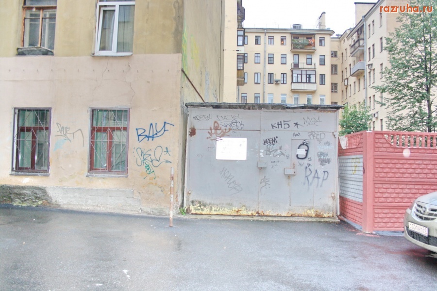 Санкт-Петербург - Петроградский район. ГАРАЖИ. Из интервью Алексея Делюкина 2006 года: 