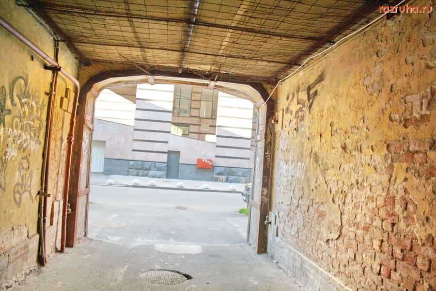 Санкт-Петербург - САНКТ-ПЕТЕРБУРГ. ПЕТРОГРАДСКИЙ РАЙОН. АРКИ, ОПАСНЫЕ ДЛЯ ЖИЗНИ.