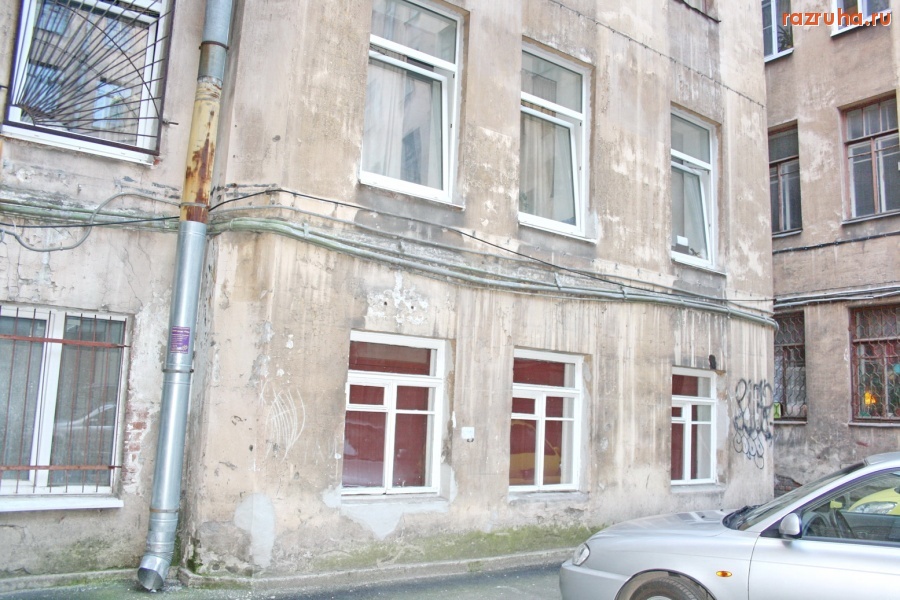 Санкт-Петербург - Петроградский район. Рядом с райадминистрацией. Ул. Большая Монетная, 21/ Малая Монетная, 9. Двор, фасады.