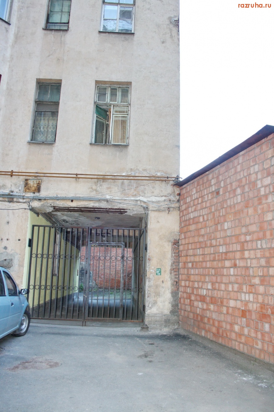 Санкт-Петербург - Петроградский район. Большая Монетная улица, дома 13-15, Каменноостровский проспект 18. Дворы, фасады.