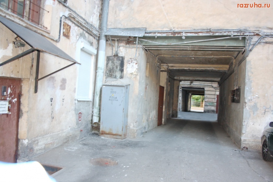 Санкт-Петербург - Петроградский район. Большая Монетная улица, дома 13-15, Каменноостровский проспект 18. Дворы, фасады.