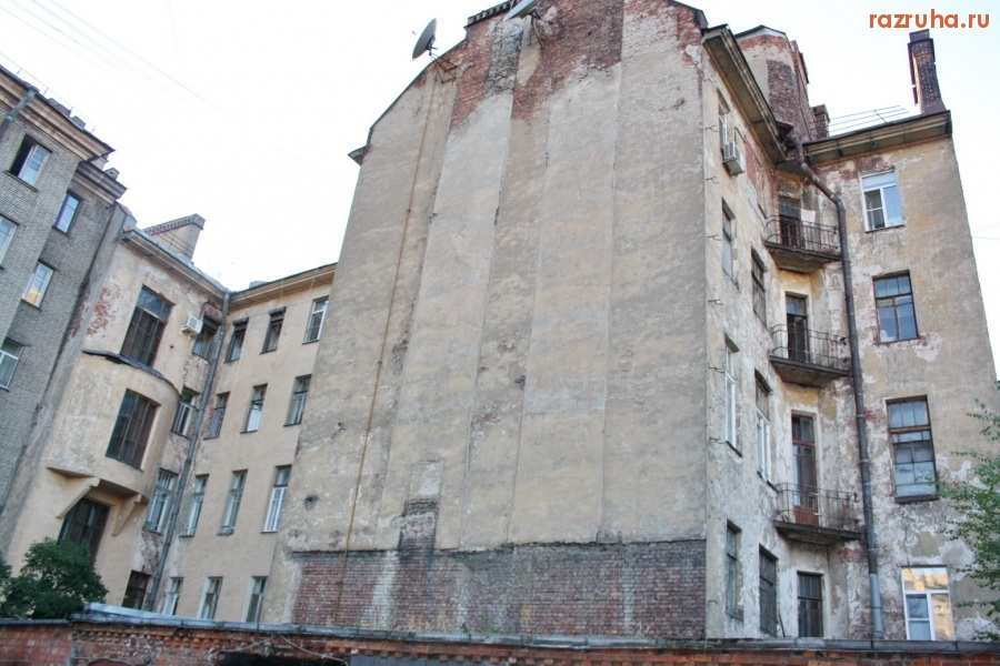 Санкт-Петербург - Петроградский район. Большая Монетная улица, дома 13-15, Каменноостровский проспект 18. Дворы, фасады.