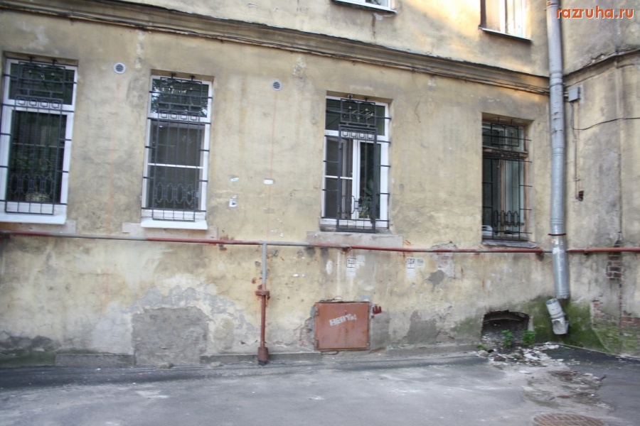 Санкт-Петербург - Санкт-Петербург, Петроградский район. Ул. Б. Монетная 10. Двор, фасад.