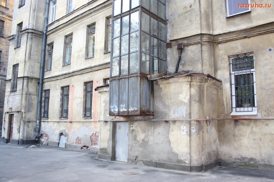 Санкт-Петербург - Санкт-Петербург. Петроградский район. Ул. Большая Монетная 10. Двор, фасады.