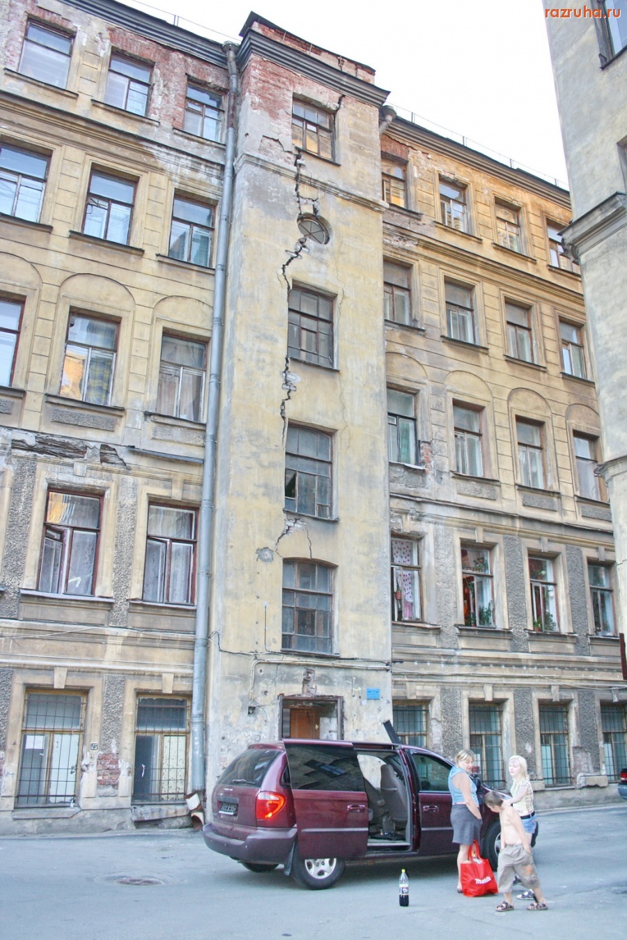 Санкт-Петербург - Санкт-Петербург, Петроградский район, Каменностровский проспект, дом 24. Кормушка для чиновников и ментов.