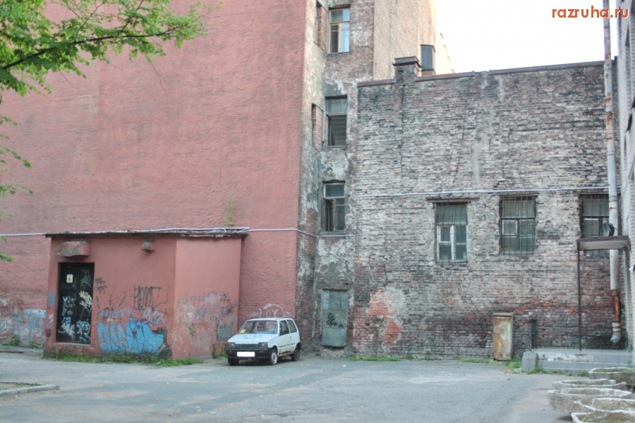 Санкт-Петербург - Санкт-Петебург, Петроградский район, ул. Большая Монетная, д 8. Площадка детского сада. Граффити. Стена.