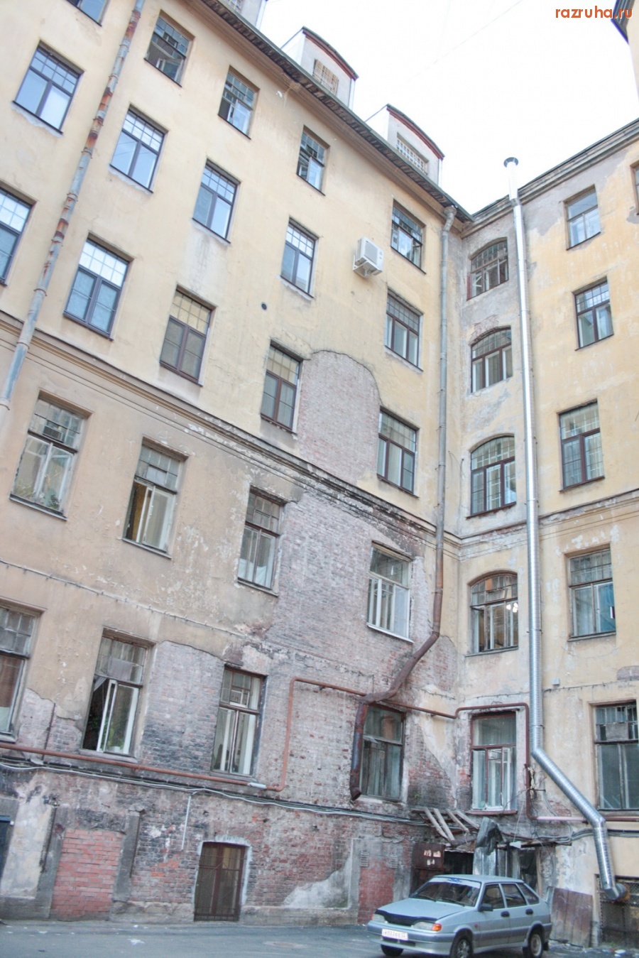 Санкт-Петербург - Санкт-Петербург, Каменностровский проспект, 26-28. Дом Бенуа. Дворы, фасады.