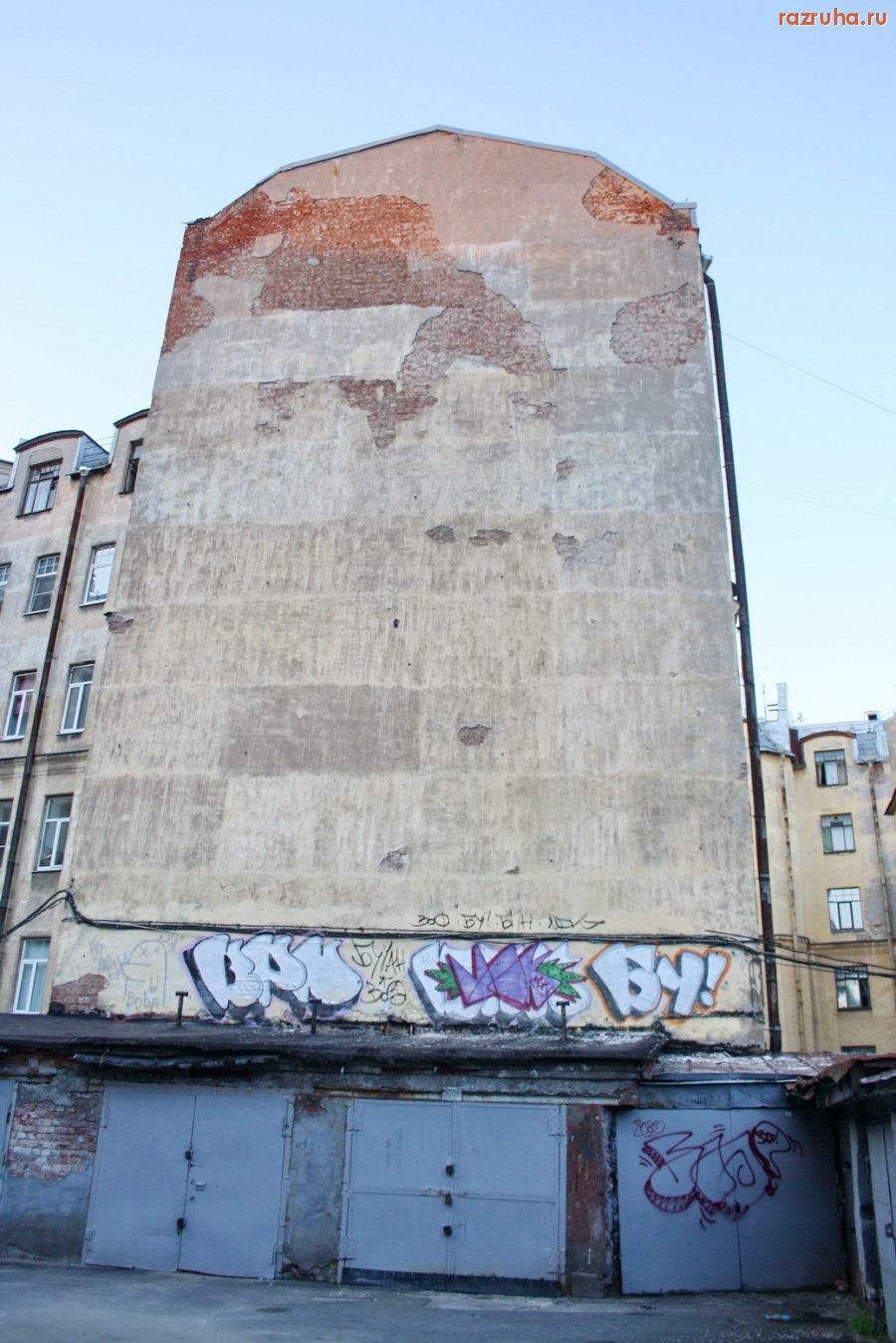 Санкт-Петербург - Санкт-Петербург, Каменностровский проспект, 26-28. Дом Бенуа. В отчетах показуха, на деле разруха.