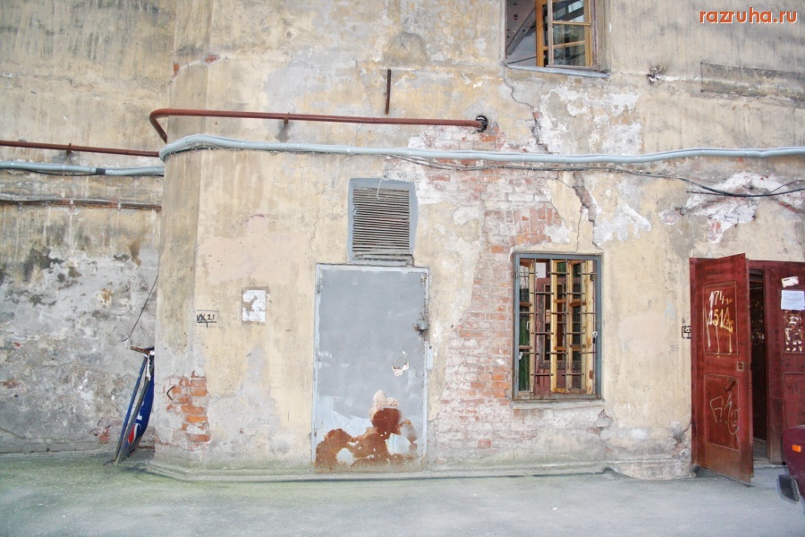 Санкт-Петербург - Санкт-Петербург, Каменностровский проспект, 26-28. Дом Бенуа. В отчетах показуха, на деле разруха.