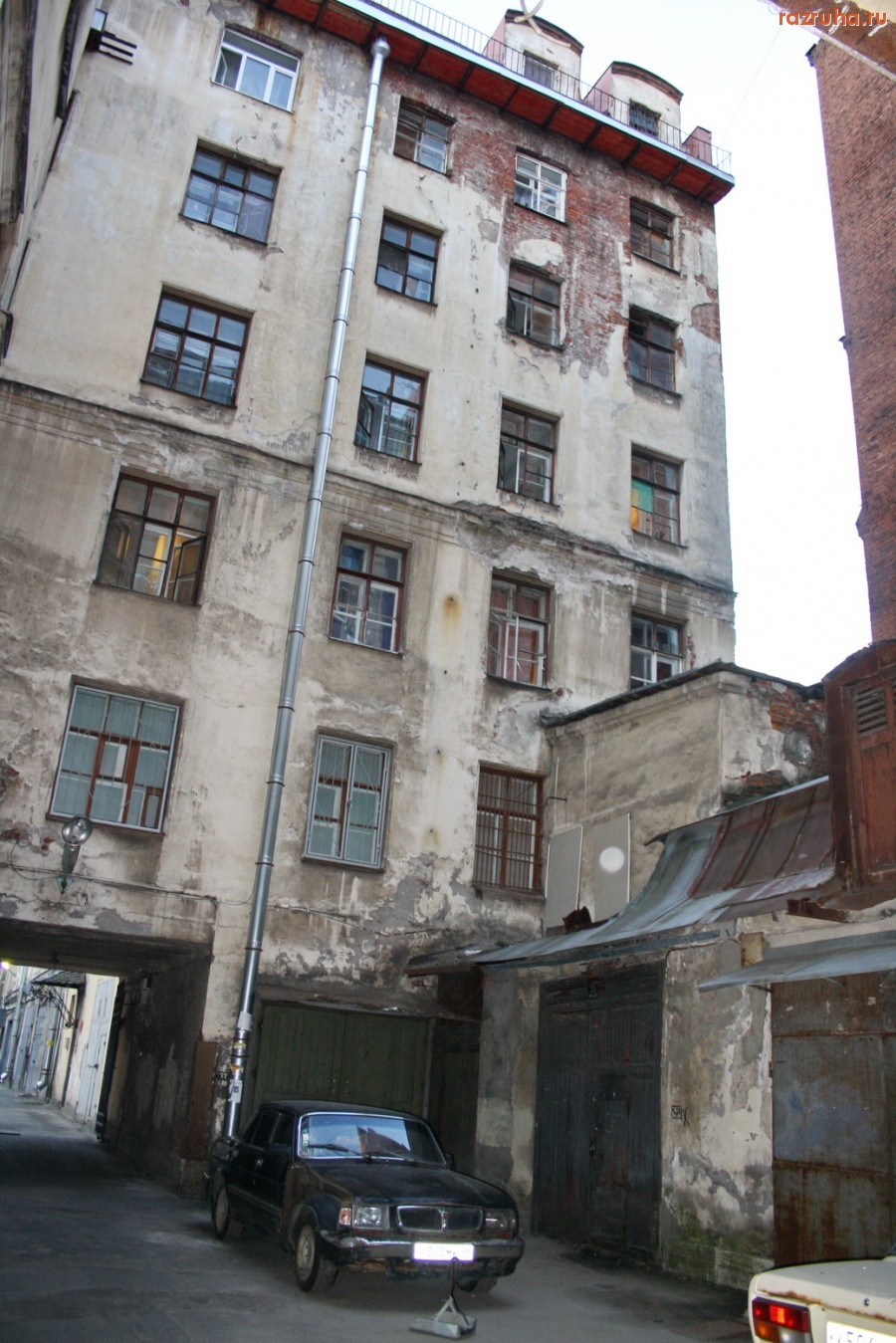 Санкт-Петербург - Санкт-Петербург, Каменностровский проспект, 26-28. Дом Бенуа. В отчетах показуха, на деле разруха.