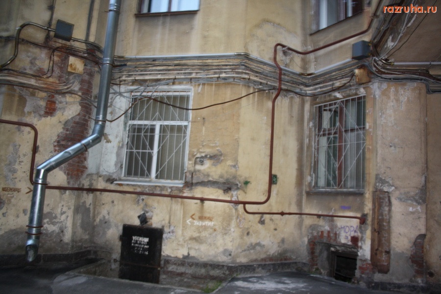 Санкт-Петербург - Санкт-Петербург, Каменностровский проспект, 26-28. Дом Бенуа. В отчетах показуха, на деле разруха.