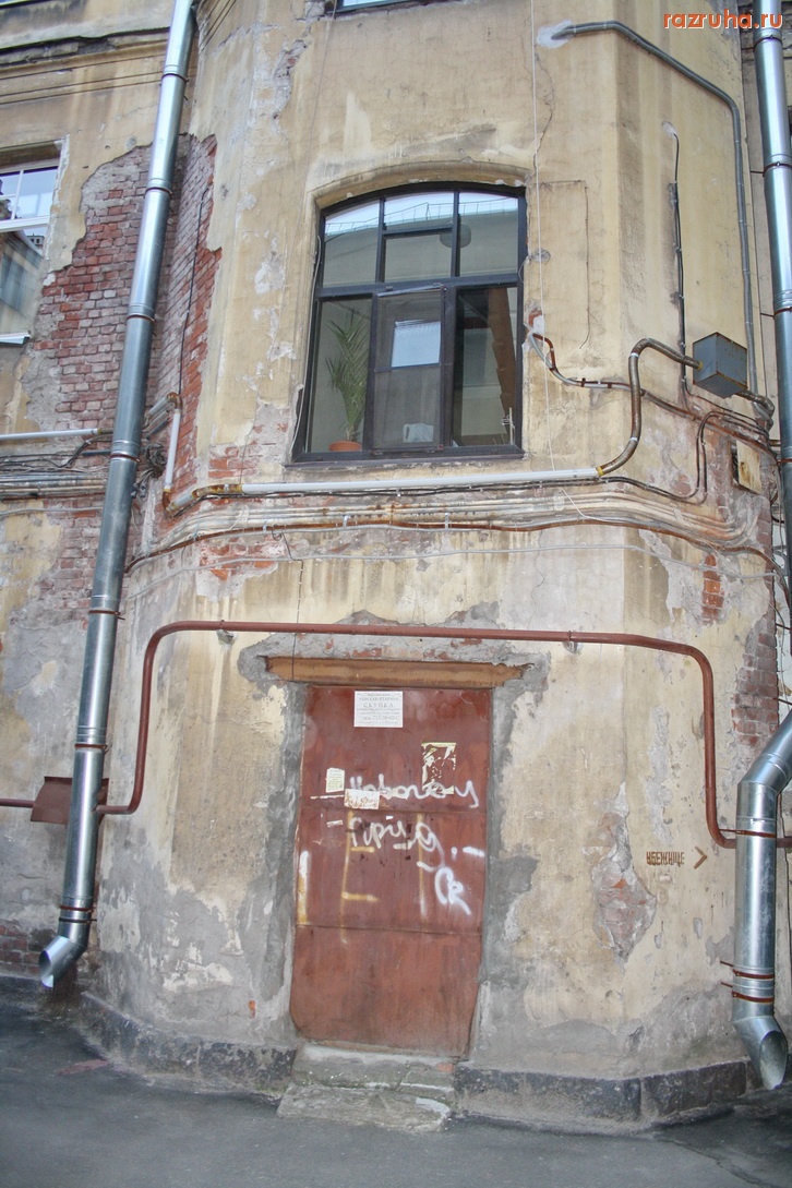 Санкт-Петербург - Санкт-Петербург, Каменностровский проспект, 26-28. Дом Бенуа. В отчетах показуха, на деле разруха.