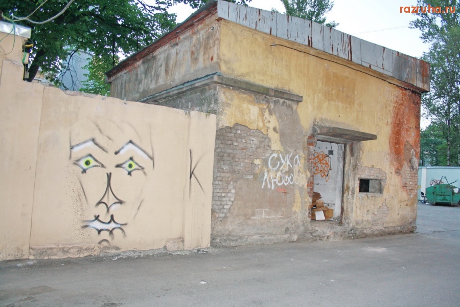 Санкт-Петербург - Санкт-Петербург, Каменностровский проспект, 26-28. Дом Бенуа. В отчетах показуха, на деле разруха.