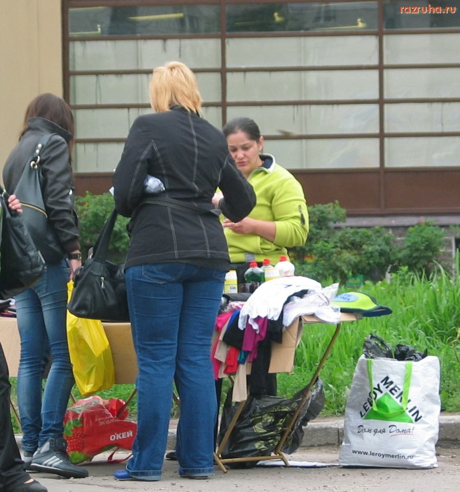 Санкт-Петербург - Приглашение Губернатору и Прокурору Санкт-Петербурга в Выборгский район. Глава администрации Константин Шмелев. Начальник УМВД Дмитрий Бутылкин. Чья кормушка у станции метро Проспект Просвещения ?