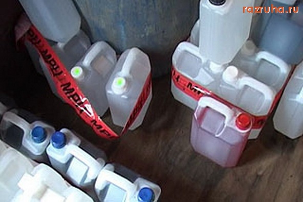 Санкт-Петербург - На Хрустальной улице накрыли подпольный цех: «элитный» алкоголь лился рекой