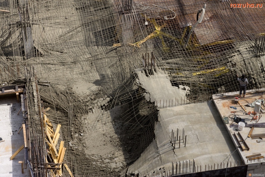 Санкт-Петербург - На Наличной улице у строящегося дома рухнуло межэтажное перекрытие