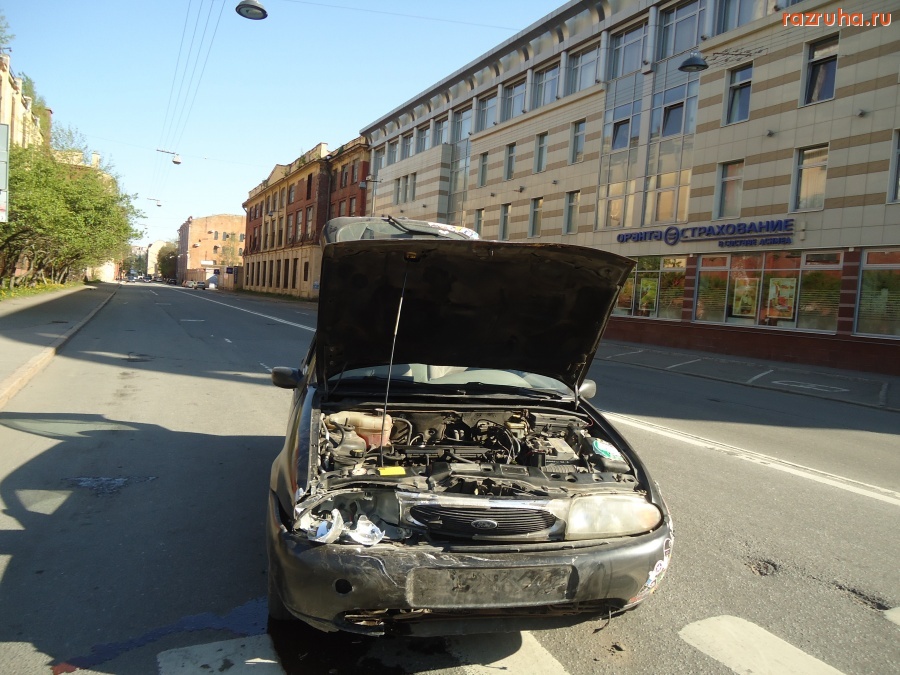 Санкт-Петербург - ДТП на перекрестке улиц Пионерской и Корпусной.
