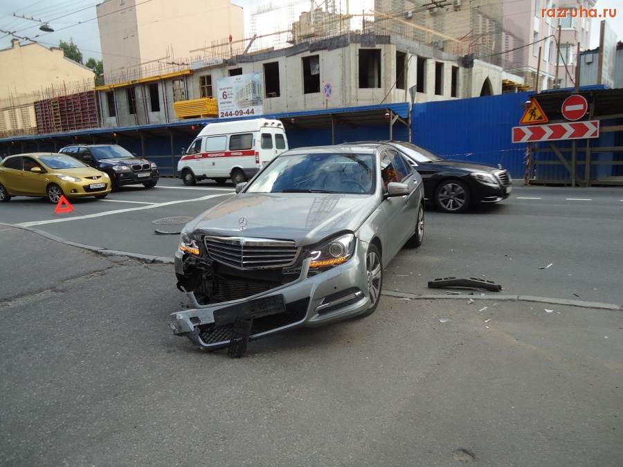 Санкт-Петербург - ДТП. Ждановская ул.  29, пер. Петровский