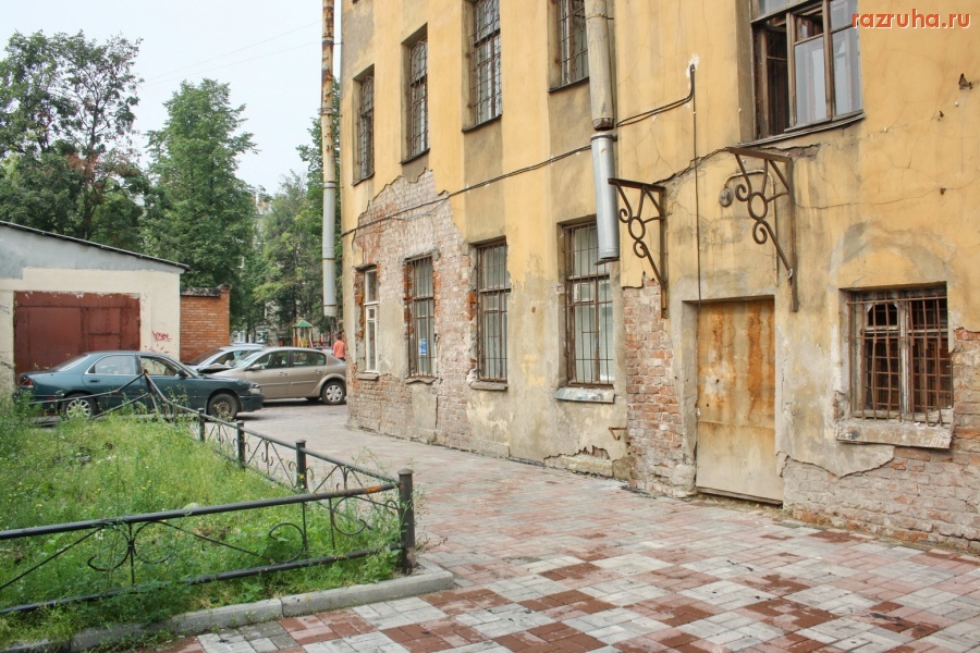 Санкт-Петербург - Петроградский район. НАБЕРЕЖНАЯ АДМИРАЛА ЛАЗАРЕВА, 16.