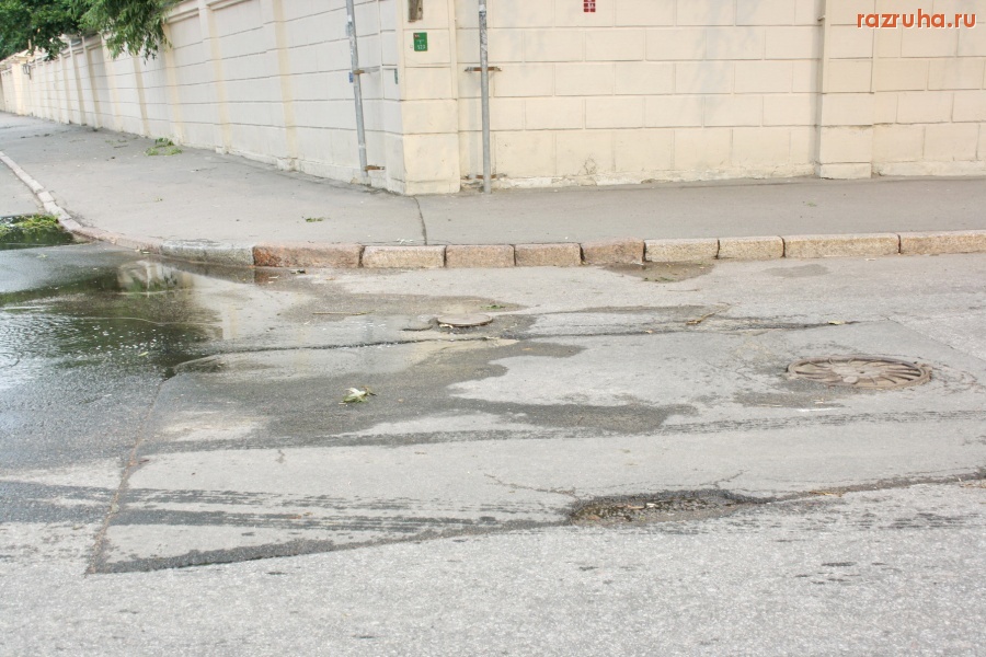 Санкт-Петербург - Петроградский район. Дороги, ведущие в Законодательное собрание. Алексей Делюкин: «…В 2009 году мы… завершили работы по асфальтированию и мощению плиткой более 500 тысяч кв.м. площади…»